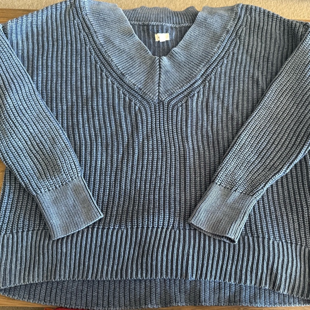 Aerie V-Neck Sweater in Blue Gray